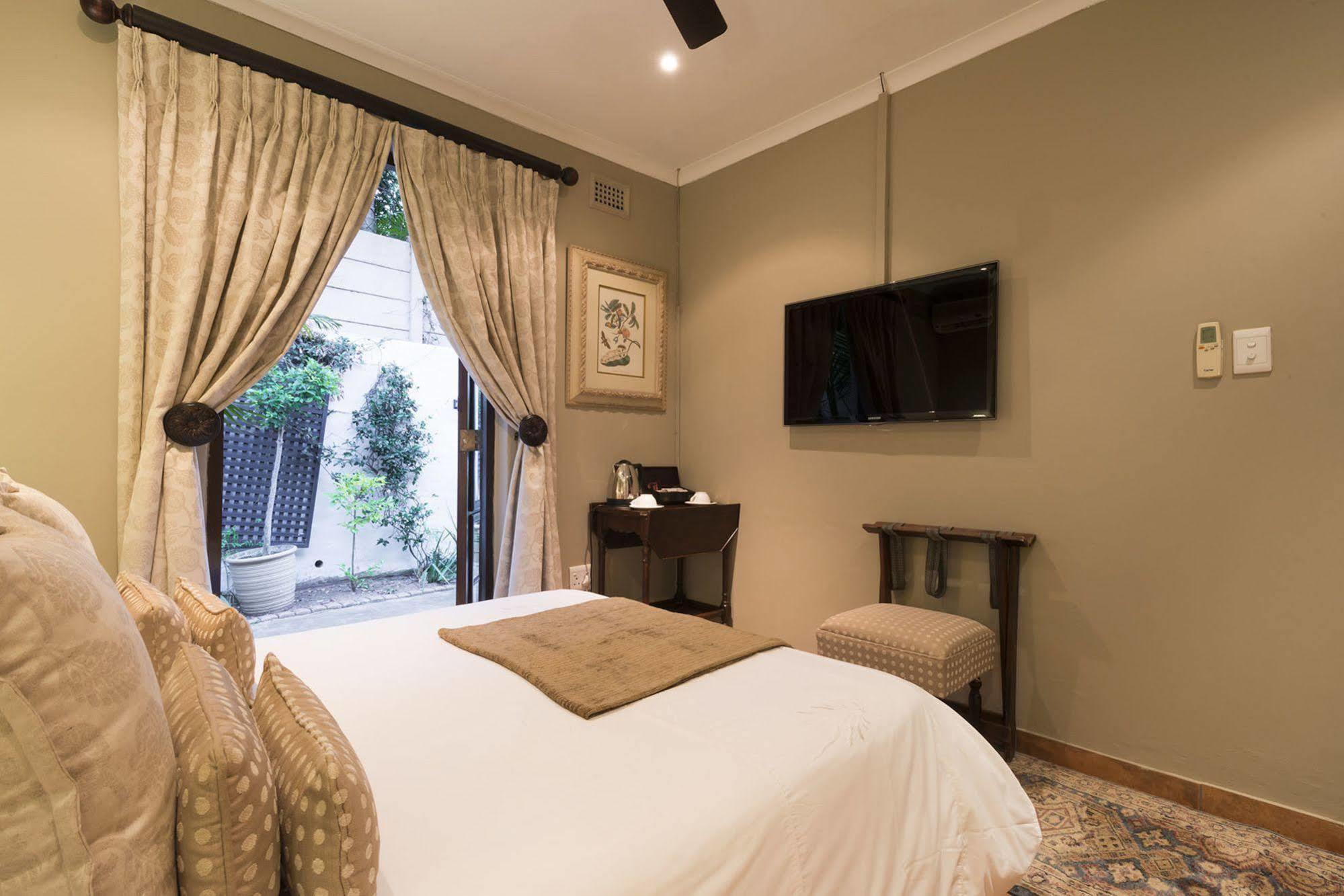 ダーバン ファイブ バーンハム ゲスト ハウス Bed & Breakfast エクステリア 写真